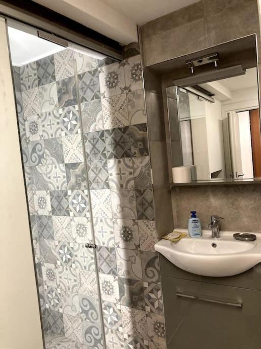 Appartamento Tre Archi Con Corte Privata Veneza Exterior foto