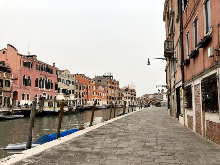 Appartamento Tre Archi Con Corte Privata Veneza Exterior foto