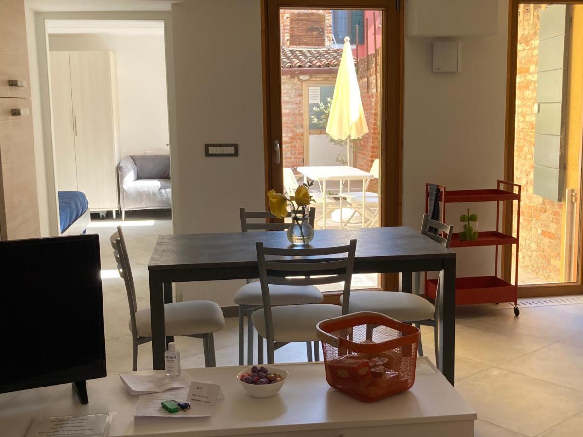 Appartamento Tre Archi Con Corte Privata Veneza Exterior foto
